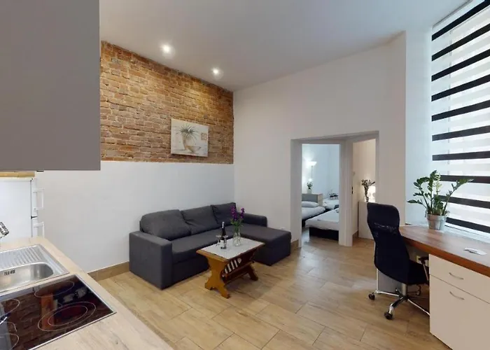 Studia Na Komuny Blisko Do Rynku דירה